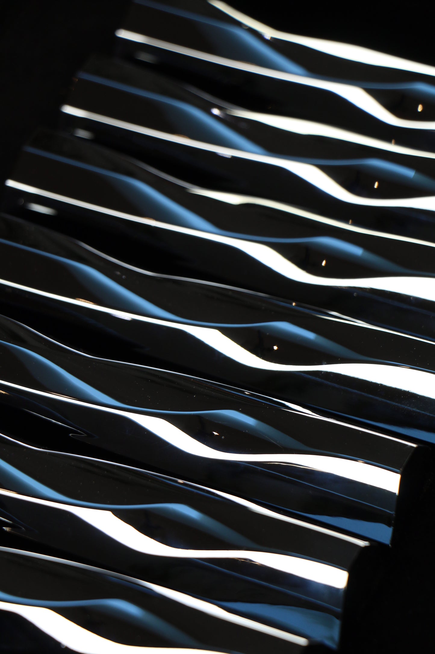 WAVE Mezuzah | Polished Silver Chromed Aluminum