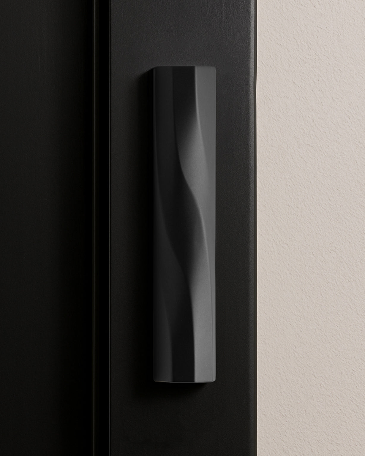 WAVE Mezuzah | Matte Black Aluminum